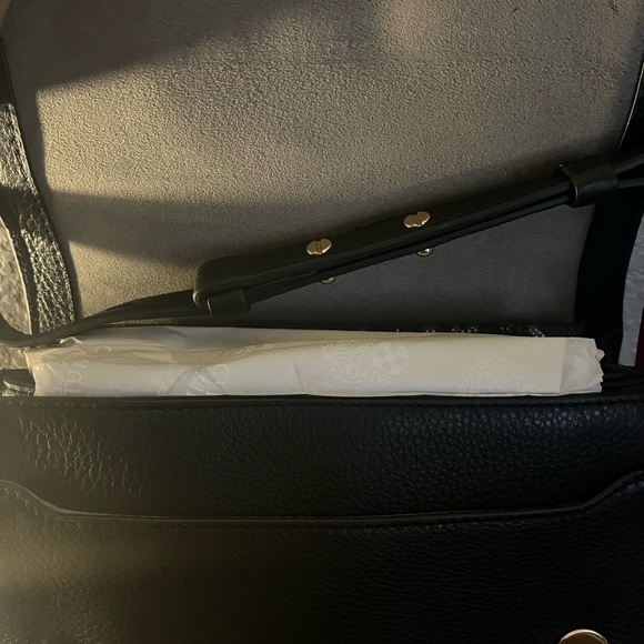 Vince Camuto handbag - Picture 2 of 3